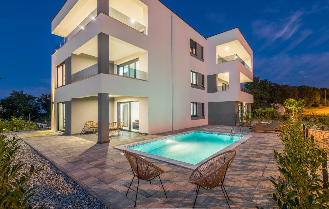 Vila Stemark ニヴィーチェ エクステリア 写真